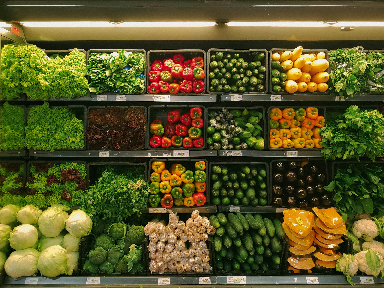 Vegetables in crisper drawer with Pureva pod